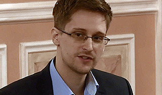 Сноуден устроился на работу в России Сноуден устроился на работу в России