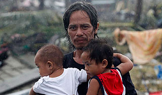 Тайфун унес жизни более 10 тысяч человек Тайфун унес жизни более 10 тысяч человек