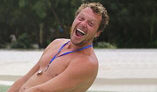 Полонский прячется от полиции в джунглях Полонский прячется от полиции в джунглях