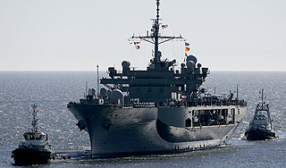 Американский корабль зашел в воды Грузии Американский корабль зашел в воды Грузии