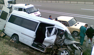 В Татарстане перевернулся автобус с детьми В Татарстане перевернулся автобус с детьми