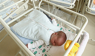 Женщина с умершим мозгом родила ребенка Женщина с умершим мозгом родила ребенка