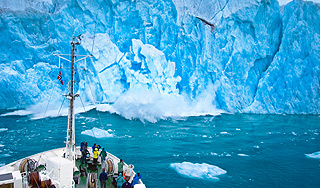 Айсберг с Сингапур угрожает Антарктике Айсберг с Сингапур угрожает Антарктике