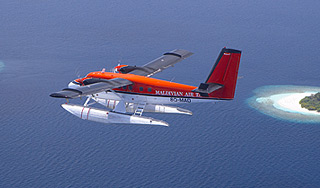 Пассажир выпал в океан из летящего лайнера Пассажир выпал в океан из летящего лайнера