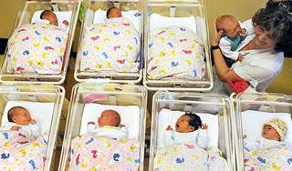 Уволены подменившие детей врачи Уволены подменившие детей врачи