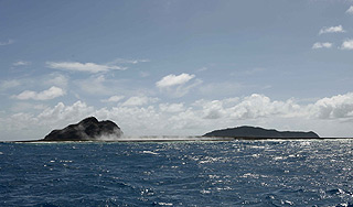 Пять тонн нефти покрыли эстонский остров Пять тонн нефти покрыли эстонский остров