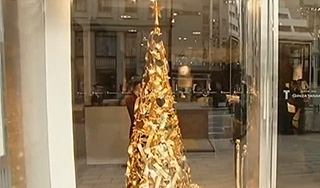 В Токио продадут елку из золота за $5 млн В Токио продадут елку из золота за $5 млн