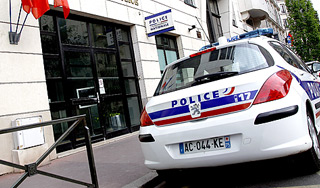 Неизвестный обстрелял редакцию Liberation Неизвестный обстрелял редакцию Liberation