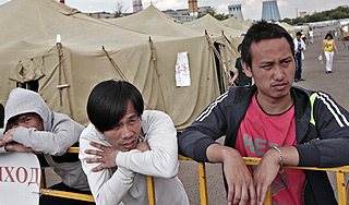 Мигрантам ищут временное жилье в Москве Мигрантам ищут временное жилье в Москве