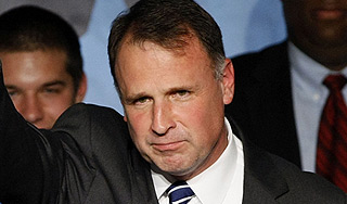 Американского сенатора пытался зарезать сын Американского сенатора пытался зарезать сын