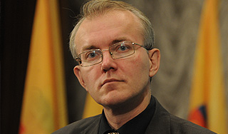 Олега Шеина пыталась зарезать женщина Олега Шеина пыталась зарезать женщина