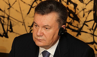 Путин пошутил о США и шантаже Януковича Путин пошутил о США и шантаже Януковича