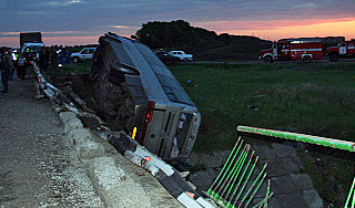 Под Волгоградом разбился частный автобус Под Волгоградом разбился частный автобус