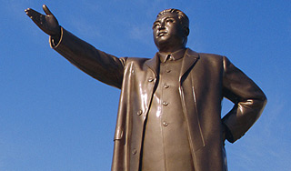 Пхеньян потратил $500 млн на культ личности Пхеньян потратил $500 млн на культ личности