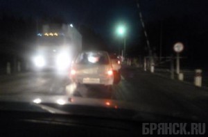 "А какой мне выпишут штраф?" Фото сделанно из машины сотрудника полиции в момент следования за подозреваемым