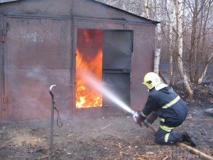 В Бежице горели два гаража
