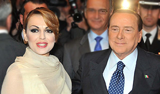 Невеста Берлускони обратилась к Франциску Невеста Берлускони обратилась к Франциску