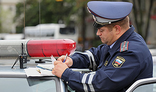 Школьник в Башкирии угнал у матери машину Школьник в Башкирии угнал у матери машину