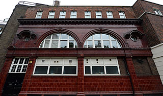 Украинский миллиардер купил станцию метро Украинский миллиардер купил станцию метро