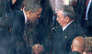 Барак Обама пожал руку Раулю Кастро Барак Обама пожал руку Раулю Кастро