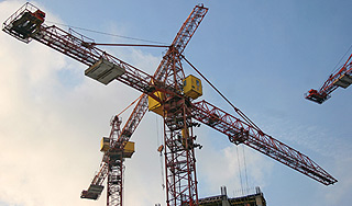 В Германии кран рухнул на супермаркет В Германии кран рухнул на супермаркет