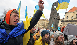 Янукович обещает Евромайдану амнистию Янукович обещает Евромайдану амнистию