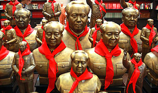 В Китае показали золотого Мао Цзедуна В Китае показали золотого Мао Цзедуна