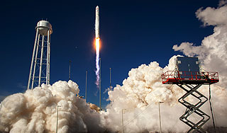 Туристов с Канар отправят в космос Туристов с Канар отправят в космос