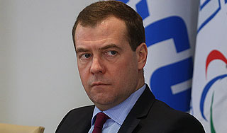 Медведев требует прекратить воровство газа Медведев требует прекратить воровство газа