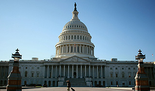 Сенат США одобрил бюджетный компромисс Сенат США одобрил бюджетный компромисс