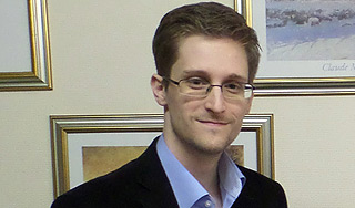 Сноуден поблагодарил Россию за свободу Сноуден поблагодарил Россию за свободу