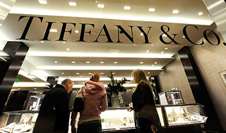 Tiffany оштрафовали на $449 миллионов Tiffany оштрафовали на $449 миллионов