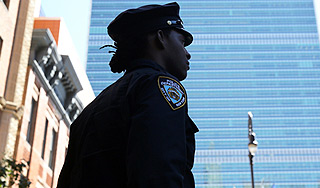 В США украинец столкнул сына с небоскреба В США украинец столкнул сына с небоскреба