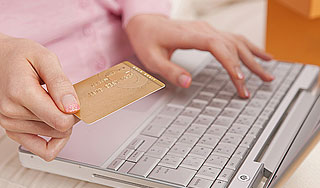 Покупки в Интернете хотят обложить налогом Покупки в Интернете хотят обложить налогом