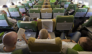 Сибирский поэт курил в самолете марихуану Сибирский поэт курил в самолете марихуану