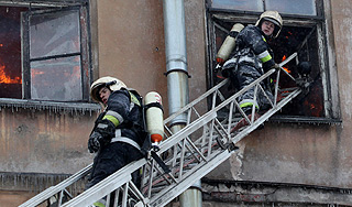 В Петербурге прогремел взрыв в доме В Петербурге прогремел взрыв в доме