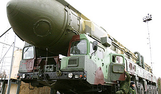 "Тополь" поразил цель в Казахстане "Тополь" поразил цель в Казахстане