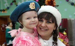 Брянские десантники подарили детям праздник