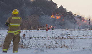 В США после аварии поезда эвакуируют город В США после аварии поезда эвакуируют город