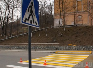 На дорогах Брянской области появятся желто-белые «зебры»