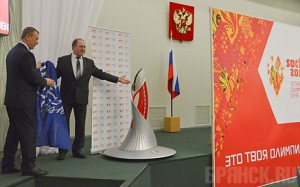 В Брянск доставили Олимпийскую чашу огня