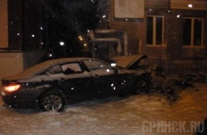 Водитель «BMW» сбил пенсионера и врезался в дом