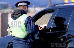 Водитель избил полицейского, доставившего его к наркологу