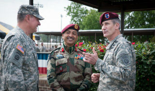 Американских солдат оденут в тюрбаны Американских солдат оденут в тюрбаны