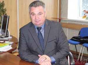 Суд приказал уволить чиновника, не закончившего институт