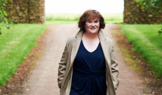 Миллионерша Сьюзан Бойл устроилась кассиром Миллионерша Сьюзан Бойл устроилась кассиром