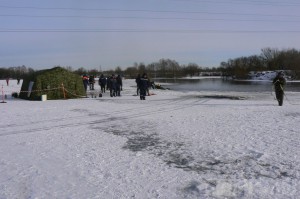 В Брянске иномарка провалилась под воду