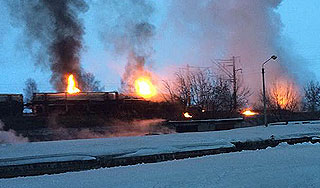 В Кирове загорелись вагоны с газом В Кирове загорелись вагоны с газом