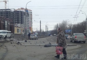 В Брянске иномарка снесла светофор