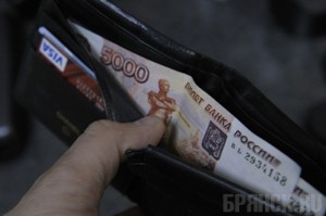 В Сельцо пенсионерку обокрали, пока она получала посылку на почте